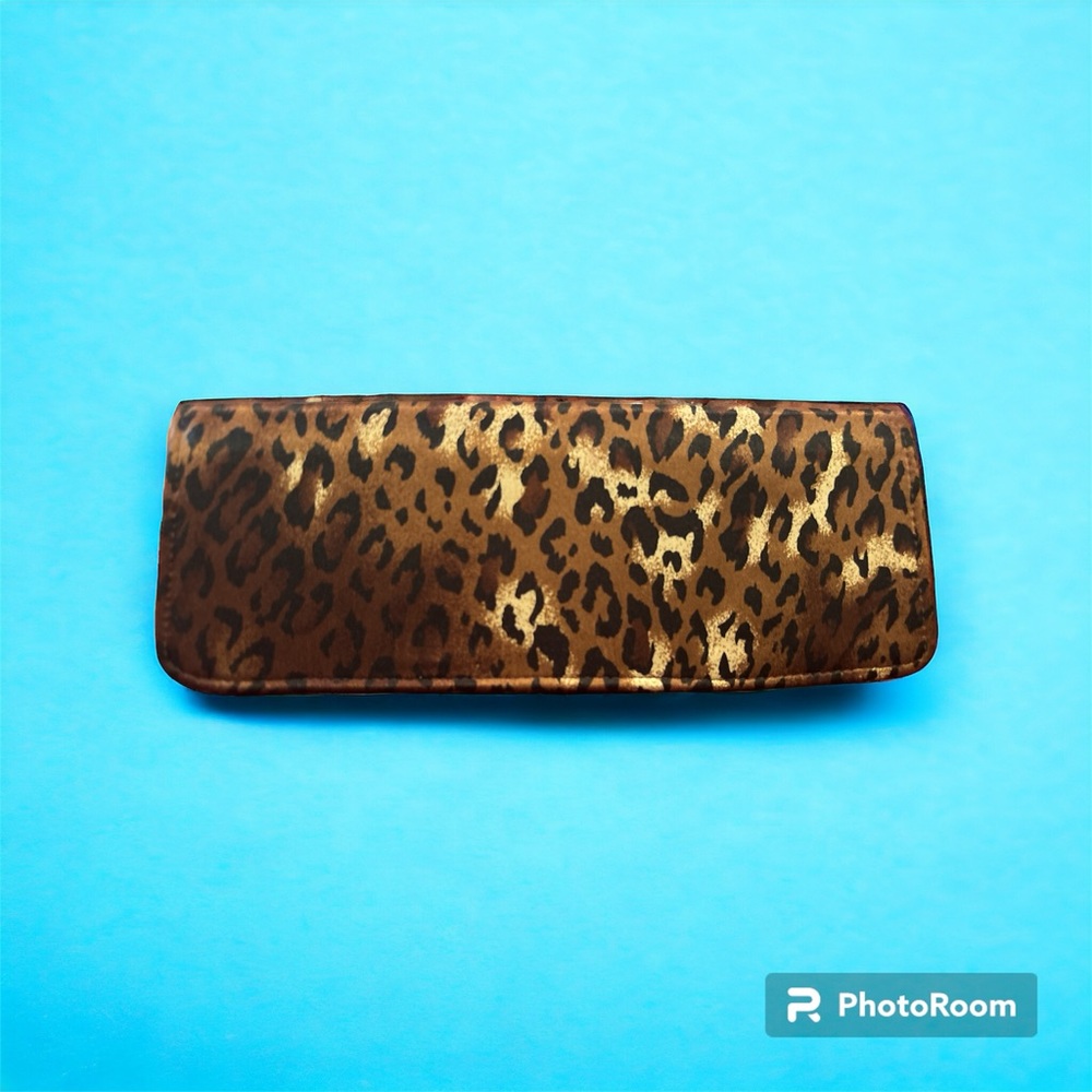 ShiraLeah leopard clutch. Silky material perfect for a casual date night!